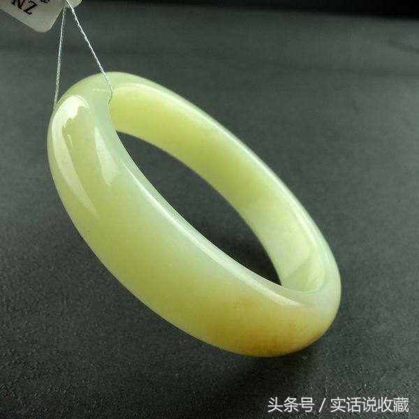 怎么鉴别和田玉手镯,玉手镯买翡翠手镯还是和田玉手镯