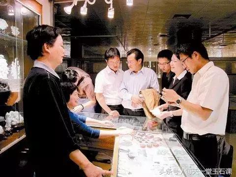 如何买玉不被坑,买玉就是上当受骗的一个过程