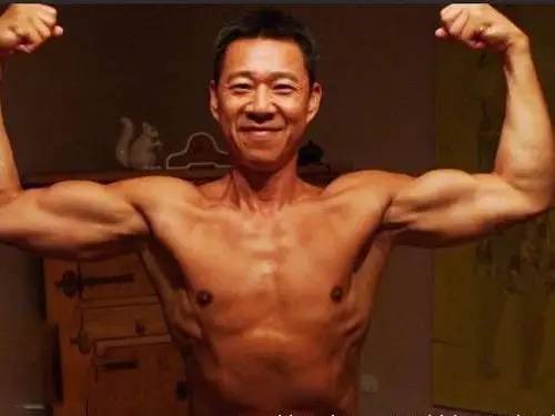 大长腿、六块腹肌，《人民的名义》中大叔居然都是跑步达人