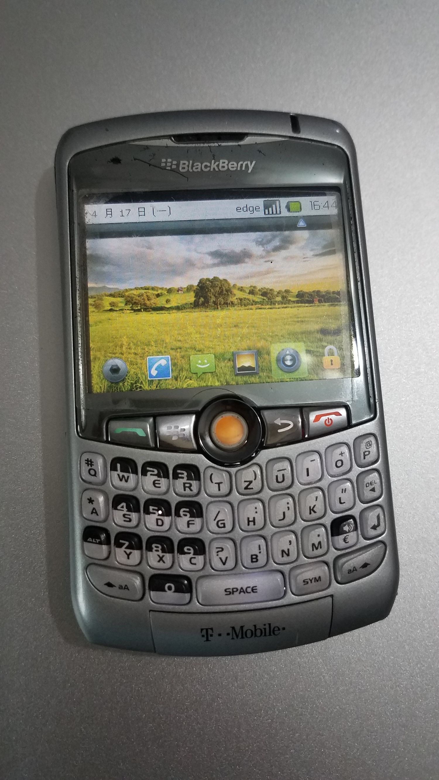 情怀充值！80块买的黑莓8310做备用机体验