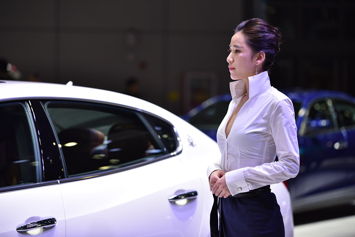 腾龙70-200镜头a025停产了吗,腾龙70-210内变焦镜头