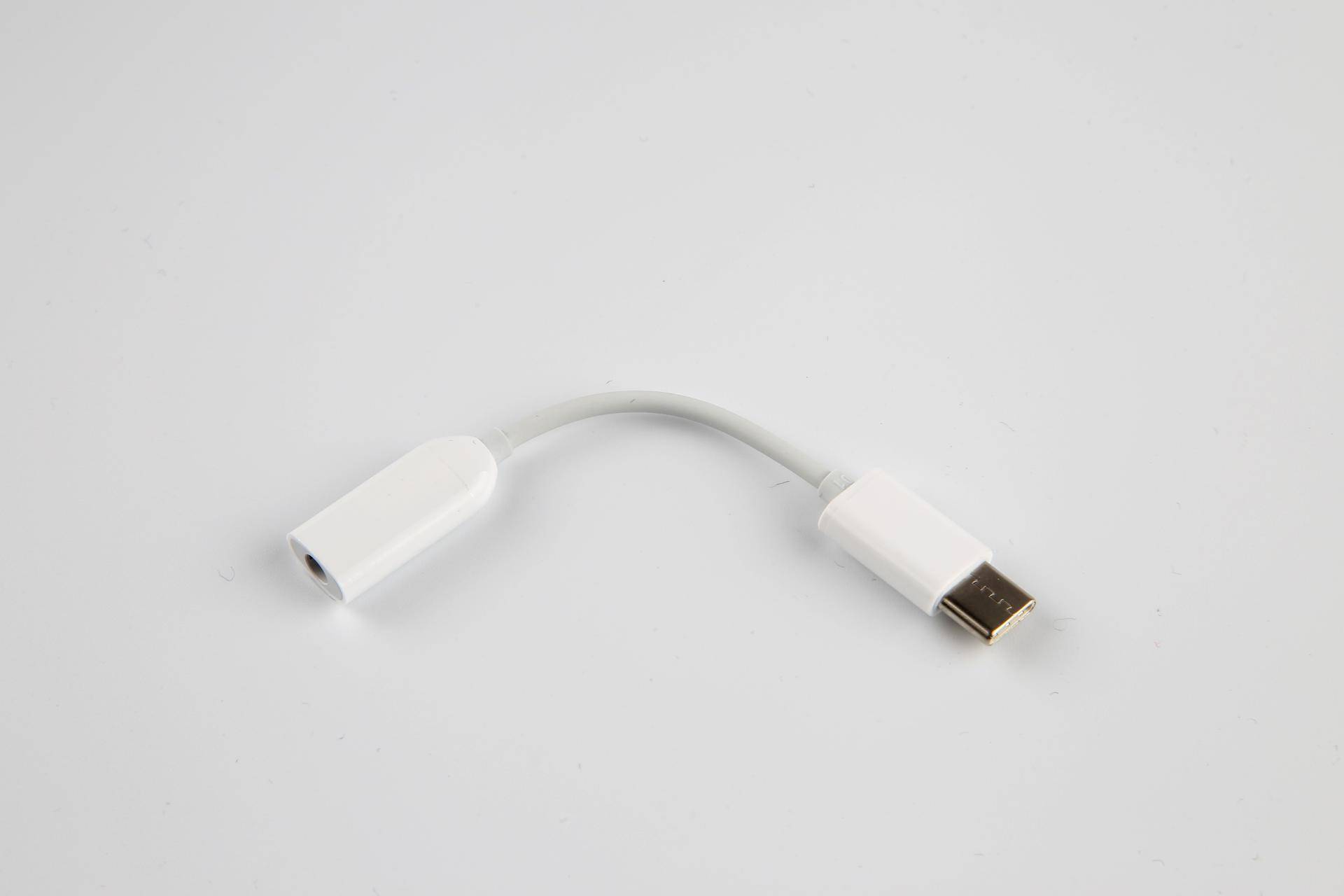 小米官方回答：小米6没有耳机孔只能换蓝牙耳机么？