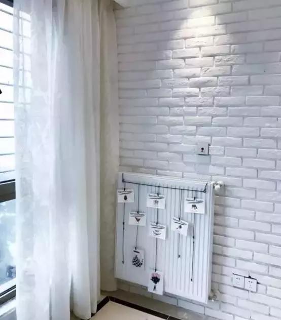 家里暖气片裸露在外面真心太丑,怎么解决它又看起来很美观?