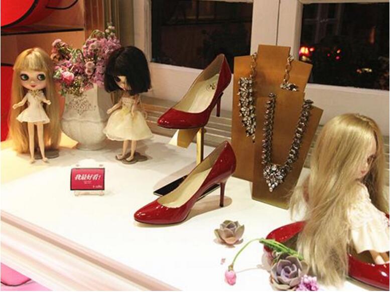 或许，接下来你将看到无论什么店都能卖鞋