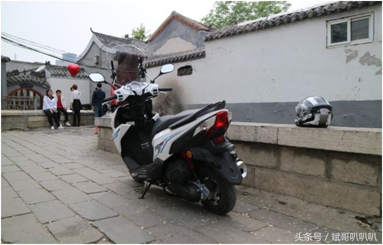 好看的新大洲本田裂行美图,本田裂行125与本田nx125哪个好