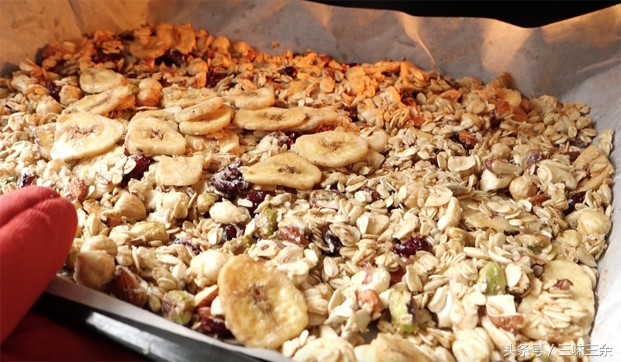 学做枫糖核桃面包,怎么烤坚果谷物麦片