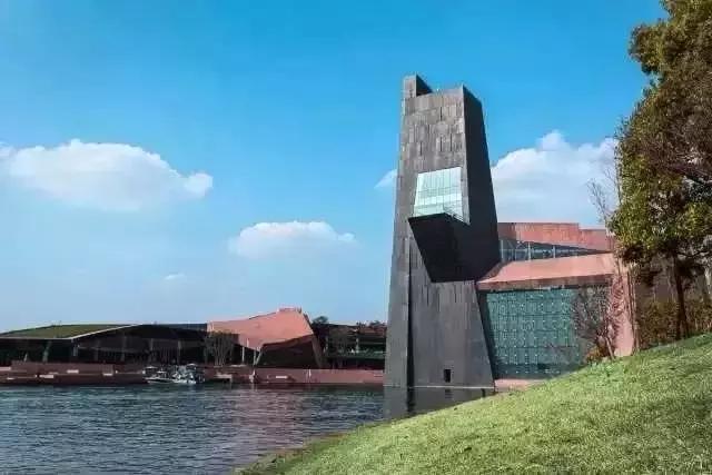 有了她才有了活下去的意义,有了她日子更有盼头