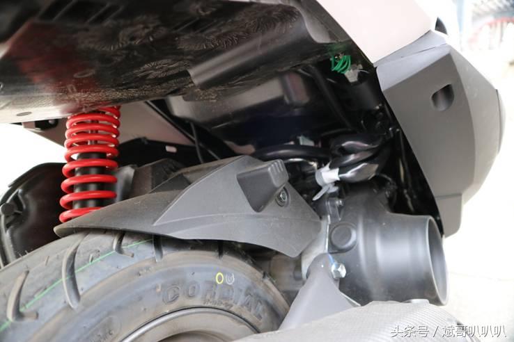 好看的新大洲本田裂行美图,本田裂行125与本田nx125哪个好