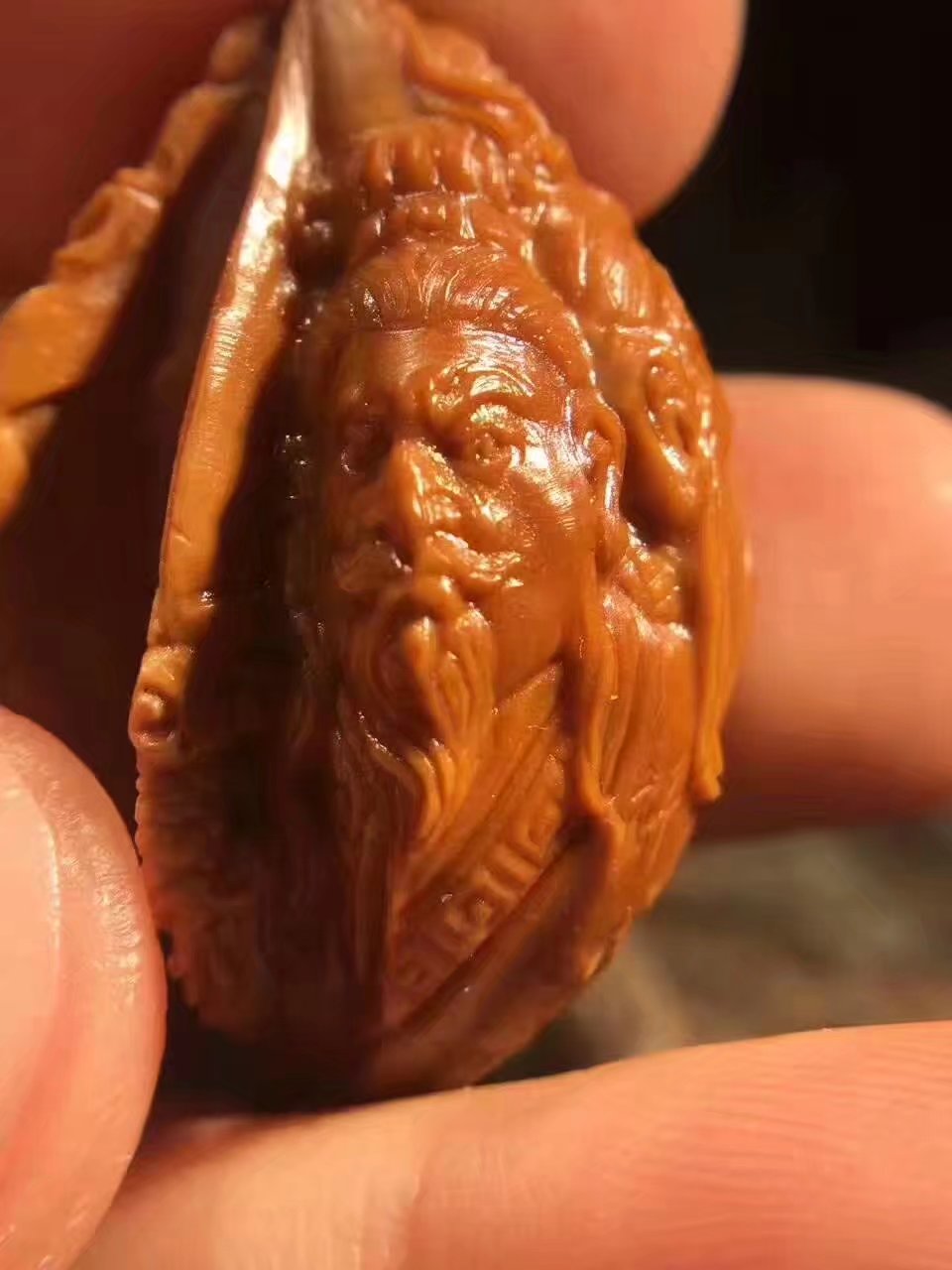 名垂千古的核雕,令人惊叹的核雕艺术