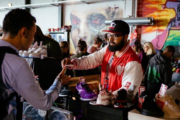 adidasuboost2019亲友限定,全球限量50双的球鞋