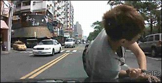 老司机教新手预防碰瓷,遇到碰瓷的正确的操作方法