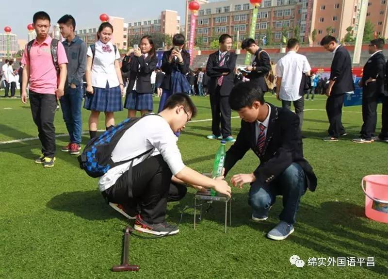 别拦我！我要去这所学校上选修课！