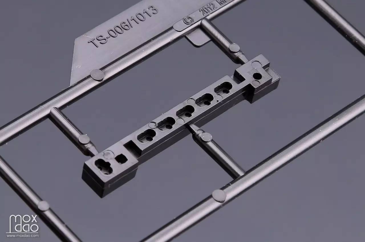 MENG出品的俄罗斯BMR-3M装甲扫雷车｜板件开盒