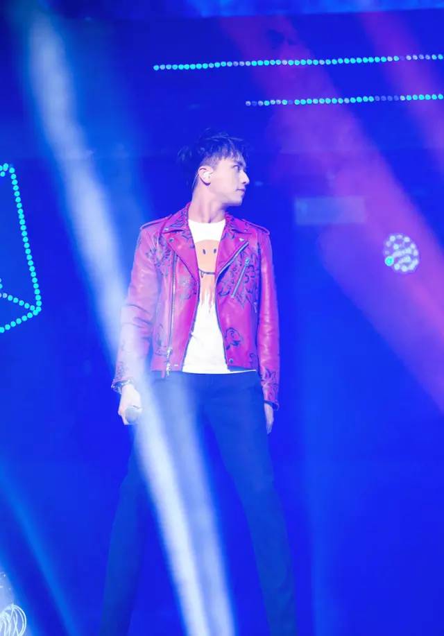 coach蔻驰春日新品,coach蔻驰明星直播