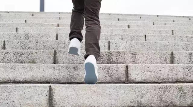 睡觉醒了起床头晕是怎么啦,早晨一起床就头晕是何因