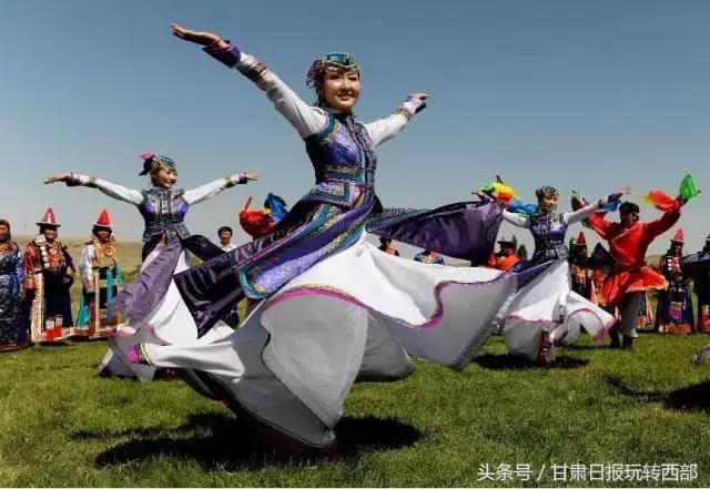 甘肃这个小边防县，人少景美就算了，居然还有雪豹棕熊和赤狐！