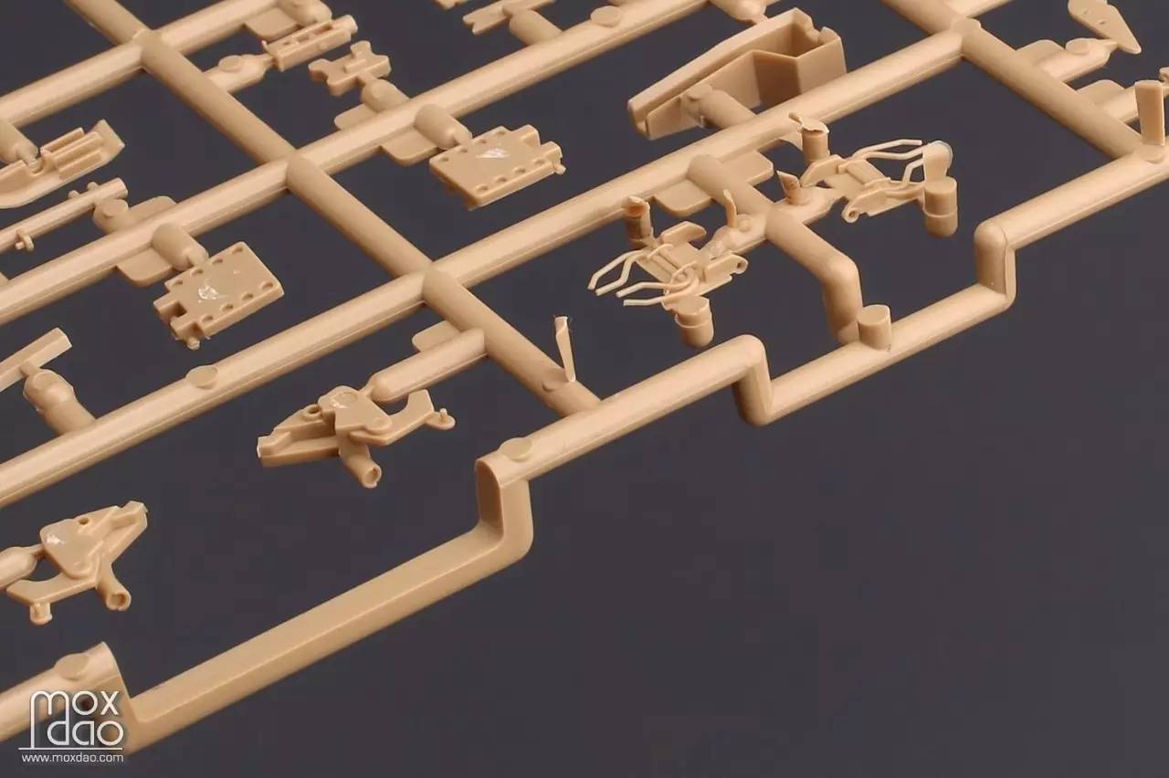 MENG出品的俄罗斯BMR-3M装甲扫雷车｜板件开盒