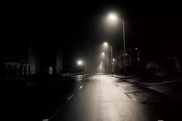 在广州毕业一年赚六千多块钱,毕业两年在广州拿六千工资低吗