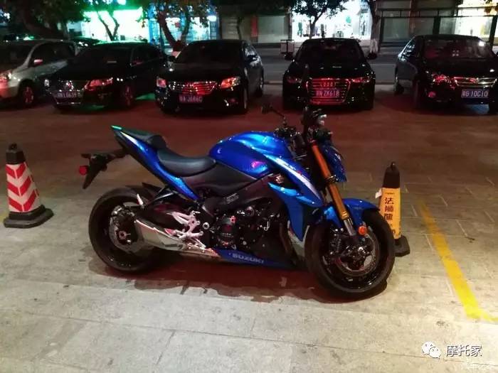 铃木gsxs1000提车测评,17款铃木gsx-s1000配置