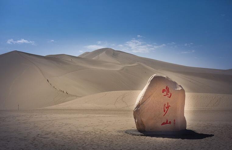 月牙泉即将消失的绝景,月牙泉奇观介绍