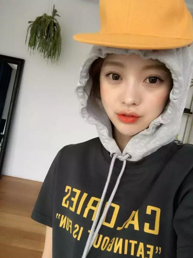 初学者化妆需要哪些东西和步骤呢 (初学化妆怎么选产品需要注意什么)