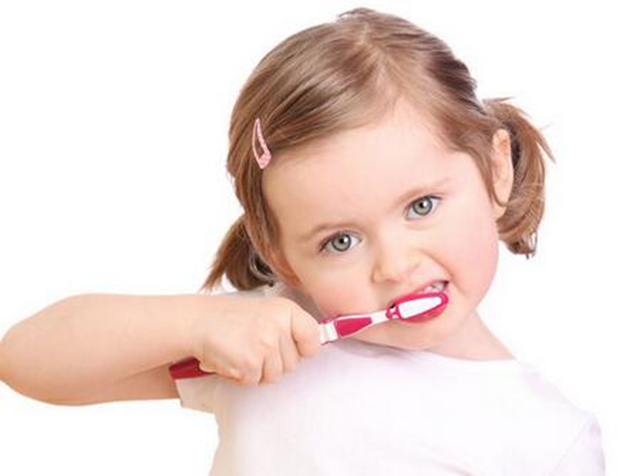 孩子长了两排门牙怎么回事,小孩长了两排牙怎么办需要矫正吗