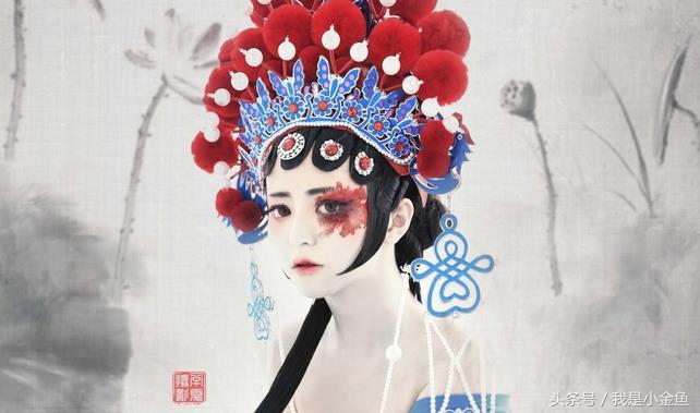 女孩后背有一片胎记,女孩脑门中心有颗痣