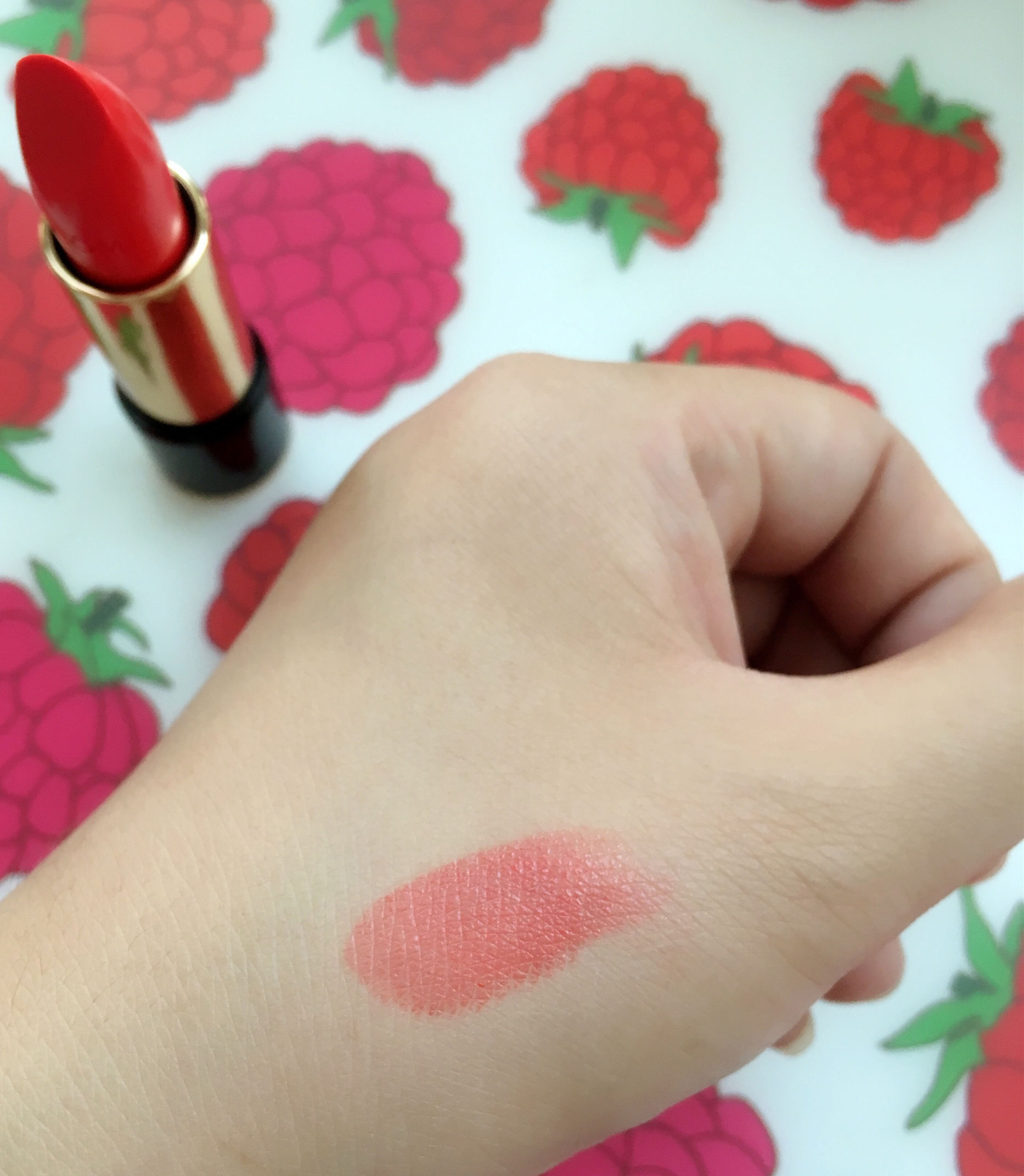 兰蔻菁纯柔润丝亮唇膏105号,兰蔻菁纯105和200