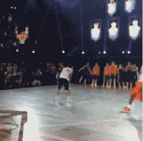 我只注意到后面的亮点了,哈哈