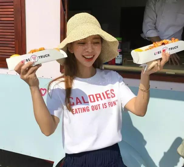 初学者化妆需要哪些东西和步骤呢 (初学化妆怎么选产品需要注意什么)