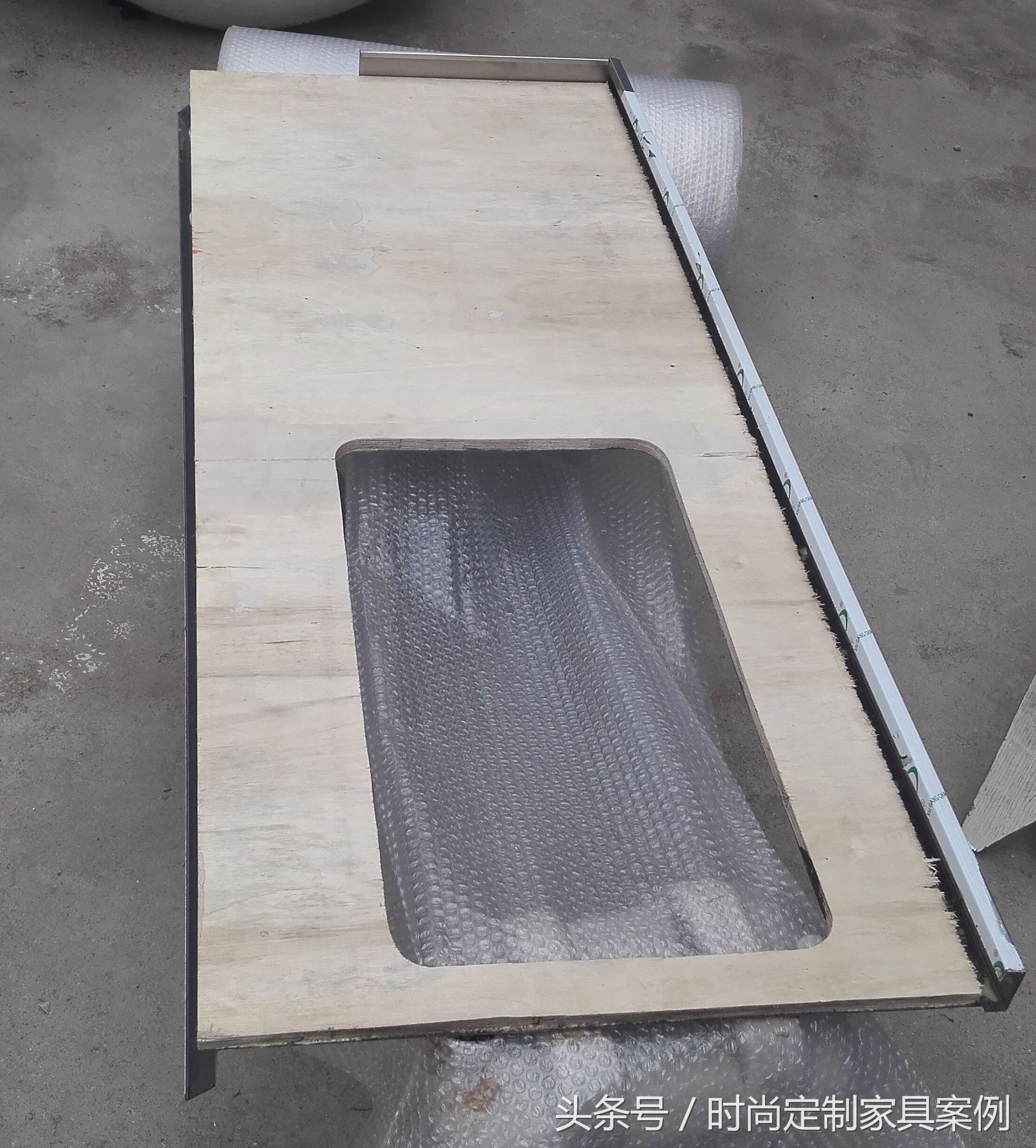 不锈钢台面橱柜组装全过程视频,不锈钢台面的水槽安装视频