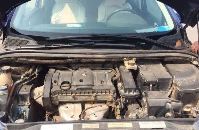 浪漫法国车标致307,地盘很扎实噪音小内饰丑油耗很高