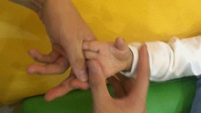 宝宝积食发烧推拿哪里,宝宝积食高烧推拿手法