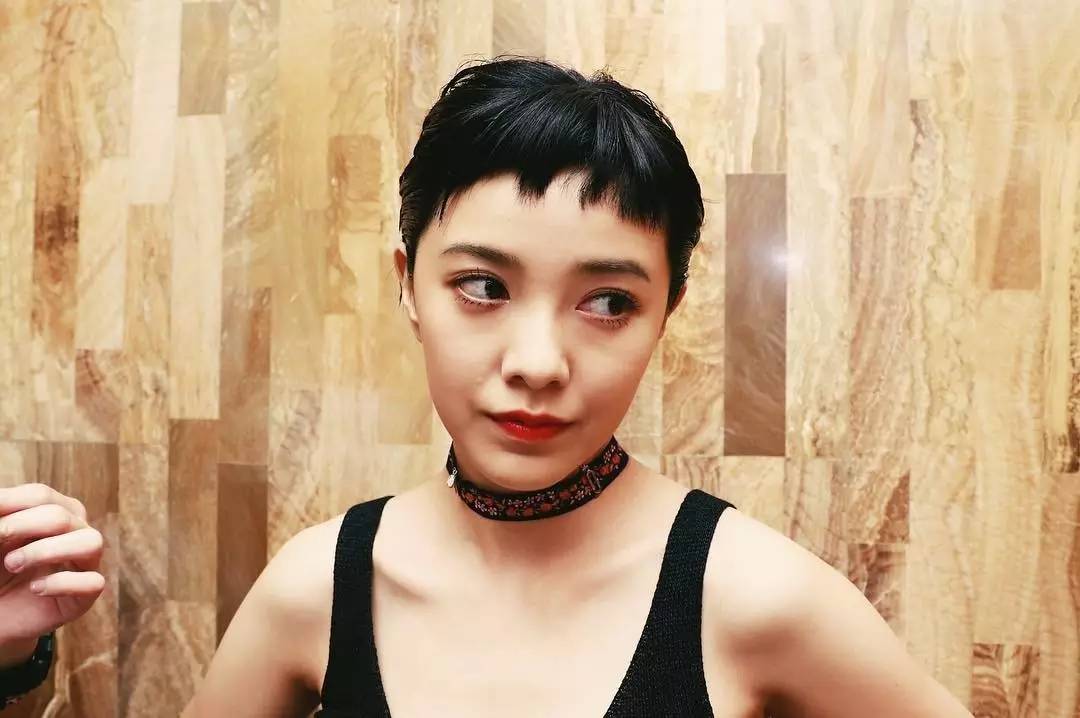 刷睫毛小诀窍,如何刷出自然的睫毛