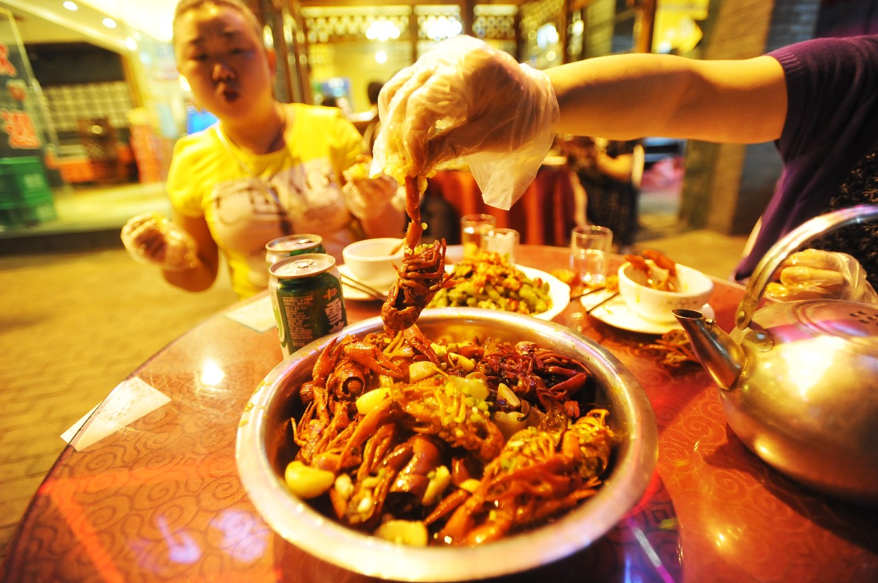 你们在北京创业,我们在武汉吃虾