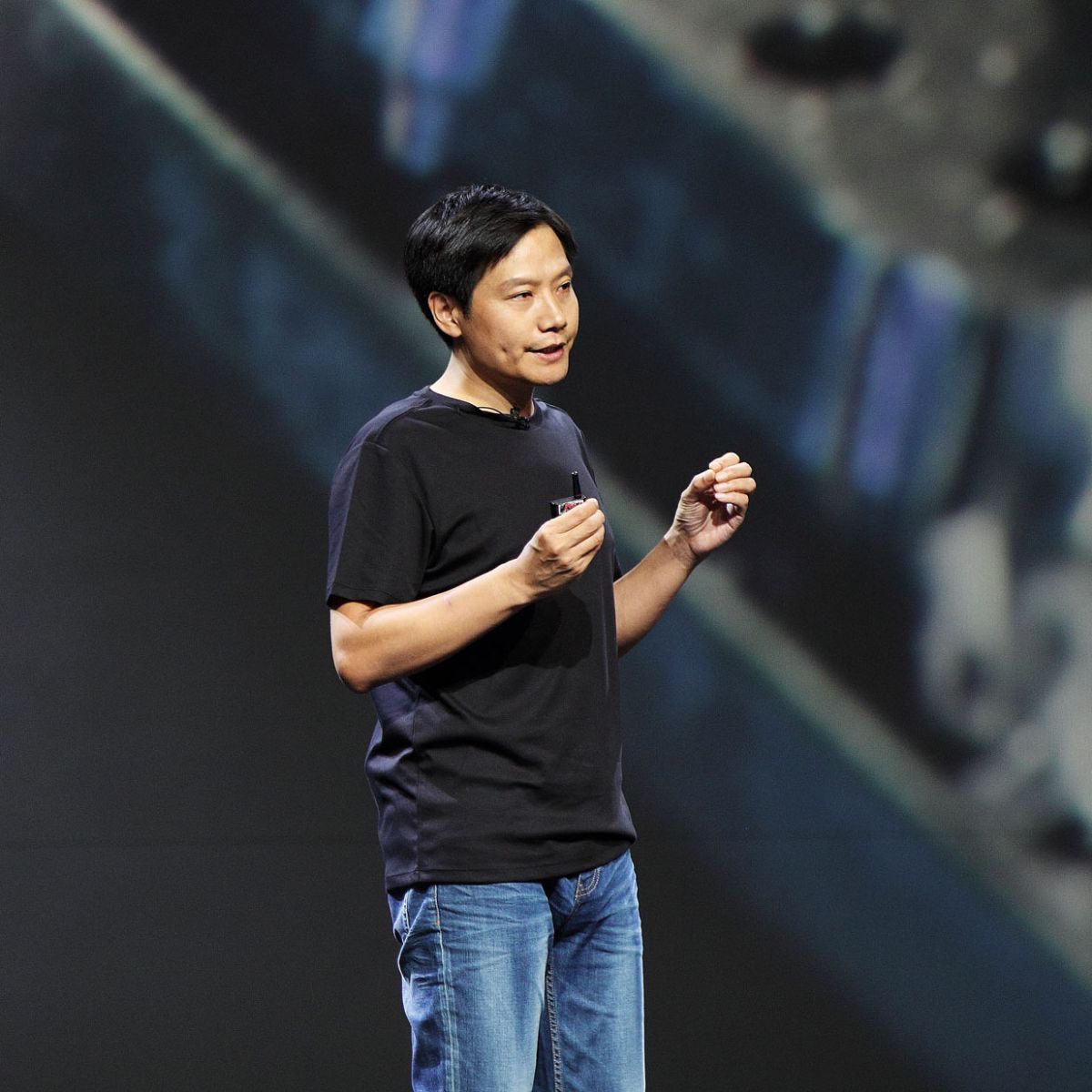 小米6最更新，充电重启修复？各种问题责任在谁？