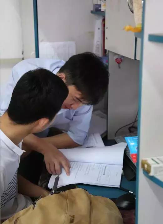 皖西学霸寝室,皖西学霸一对一