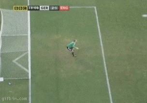 足球十大搞笑进球动图,足球搞笑庆祝动作gif