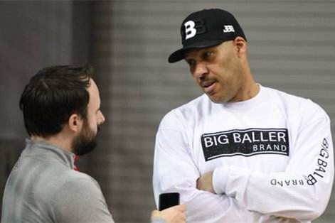 朗佐鲍尔首秀球鞋,朗佐鲍尔现在签名鞋