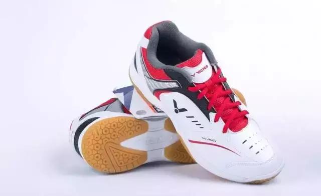 从羽毛球入门到摄影精通,从入门到进阶的羽毛球拍子