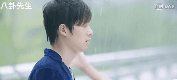 范冰冰被酒瓶爆头,刘德华被殴打,这些明星拍戏真不容易