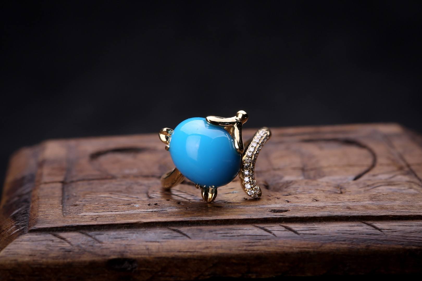 饰品风格搭配图片,饰品绿色与紫色搭配