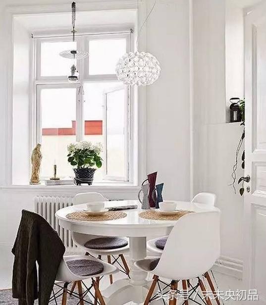 餐桌靠墙放有什么讲究,餐桌太大摆放不好看怎么办