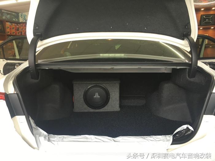 丰田锐志改装摩雷音响,深圳丰田雷凌改装音响低音炮