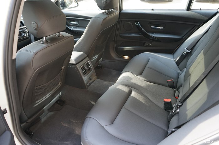 2017款宝马320lim运动试驾,19款宝马320lim运动曜夜版