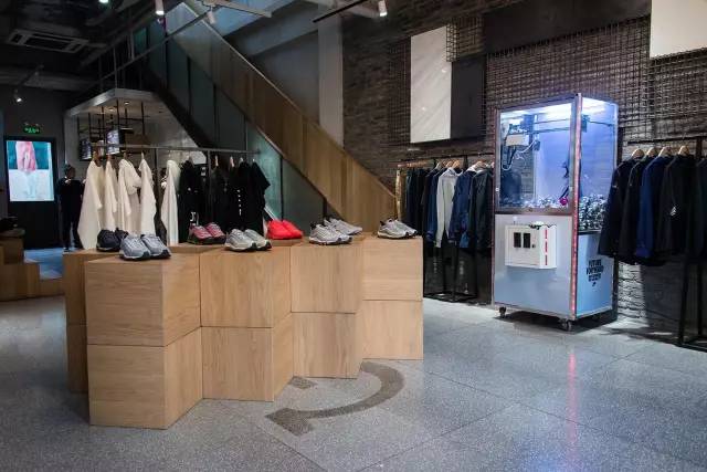 现在潮人去哪里买衣服便宜,潮人衣服哪里拿货便宜一点