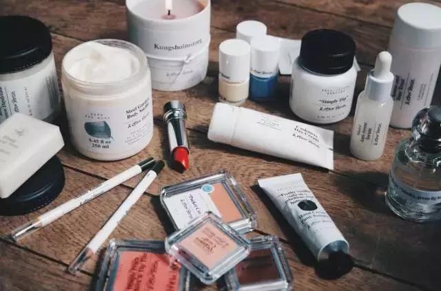 卖衣服每次都要跑去进货吗,卖衣服的都会打扮吗