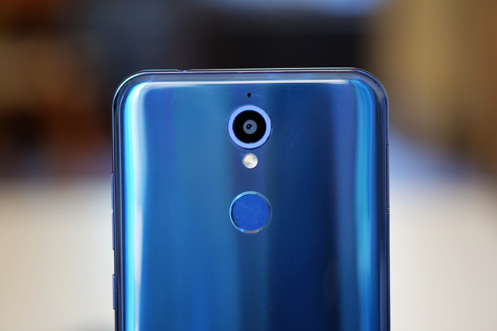 裸眼3d你们有对着手机这么玩么,手机黑科技裸眼3d技术