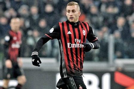 吴昕看马德里竞技比赛,吴昕巴黎街拍图片