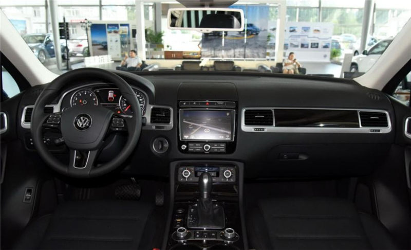 jeep大切诺基和途锐哪个好,jeep大切诺基优惠